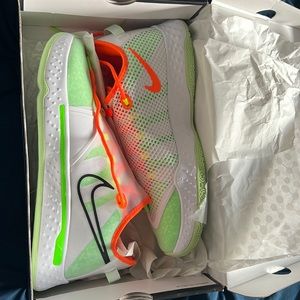 NIKE PG4 GATORADE WHITE SIZE 14